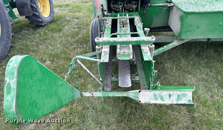 image for item LN9409 2010 John Deere 348  small square baler