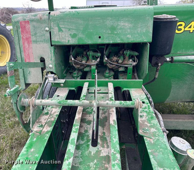 image for item LN9409 2010 John Deere 348  small square baler