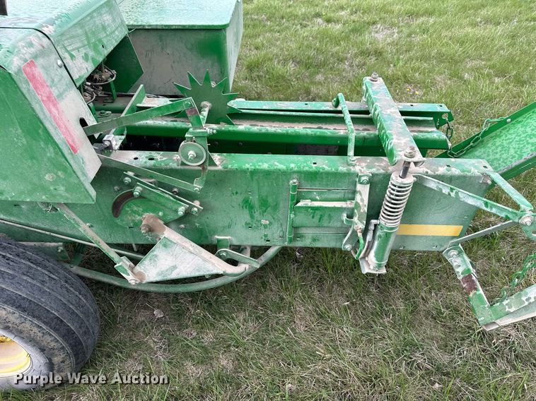 image for item LN9409 2010 John Deere 348  small square baler