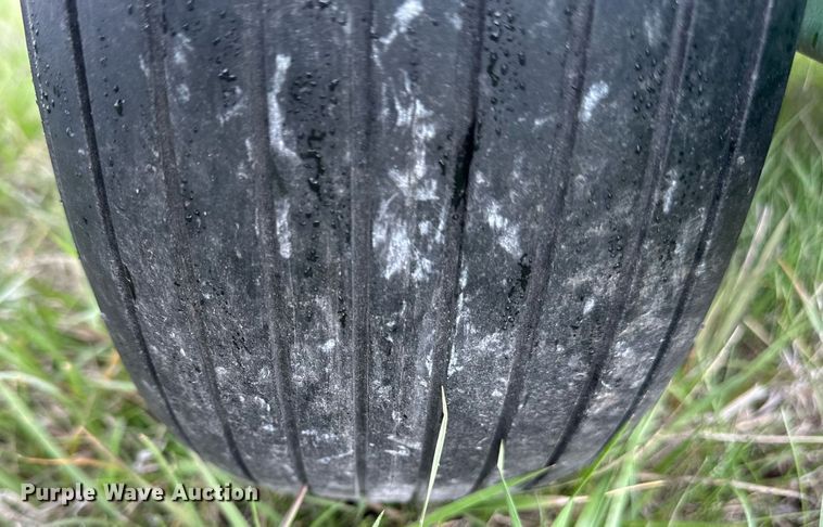 image for item LN9409 2010 John Deere 348  small square baler