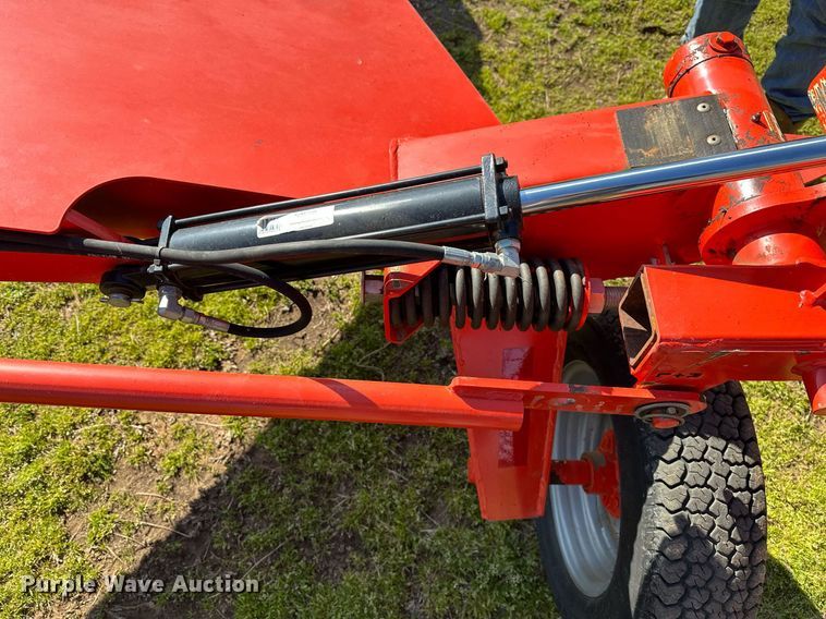 image for item LR9606 Kuhn SpeedRake SR112  hay rake