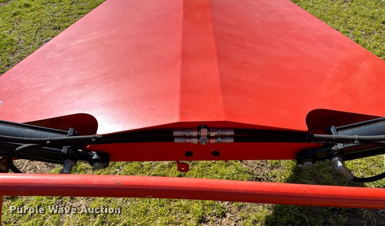 image for item LR9606 Kuhn SpeedRake SR112  hay rake
