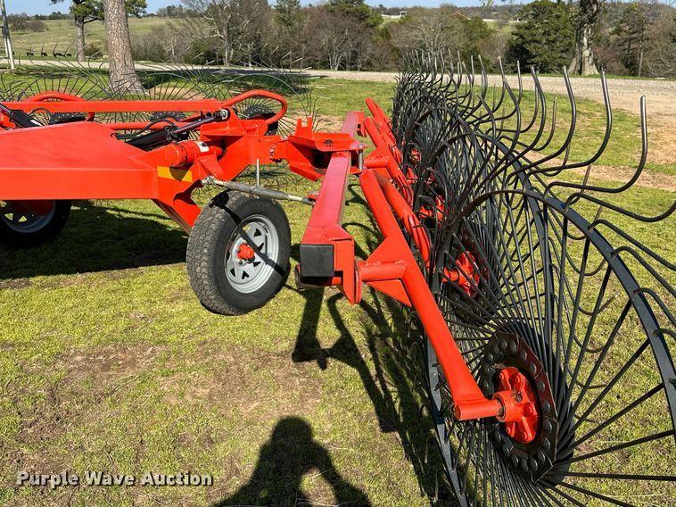 image for item LR9606 Kuhn SpeedRake SR112  hay rake