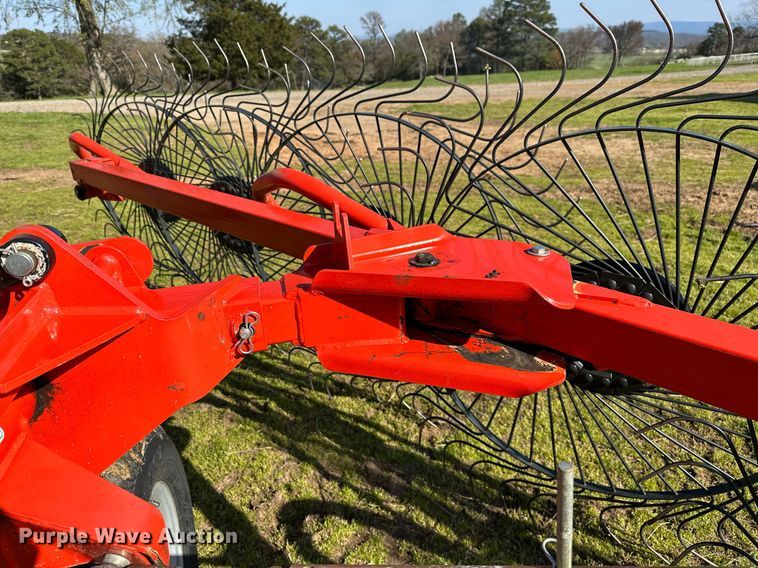 image for item LR9606 Kuhn SpeedRake SR112  hay rake