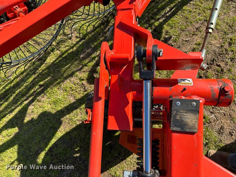 image for item LR9606 Kuhn SpeedRake SR112  hay rake