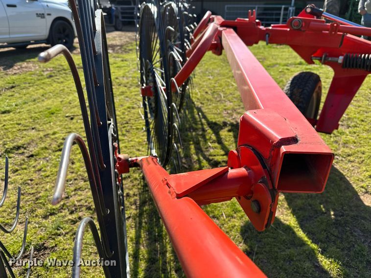 image for item LR9606 Kuhn SpeedRake SR112  hay rake