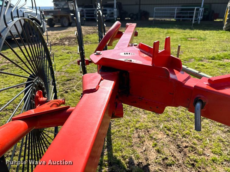 image for item LR9606 Kuhn SpeedRake SR112  hay rake