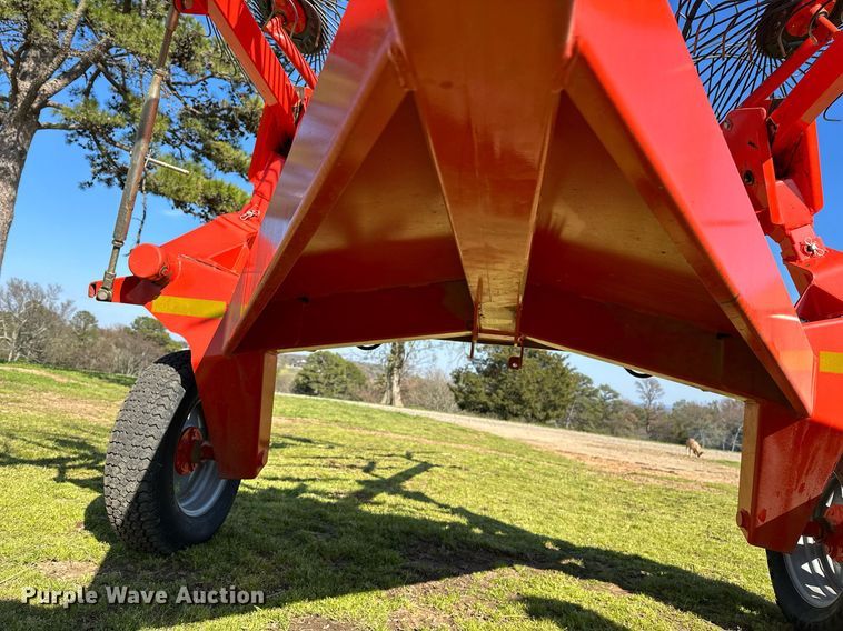 image for item LR9606 Kuhn SpeedRake SR112  hay rake