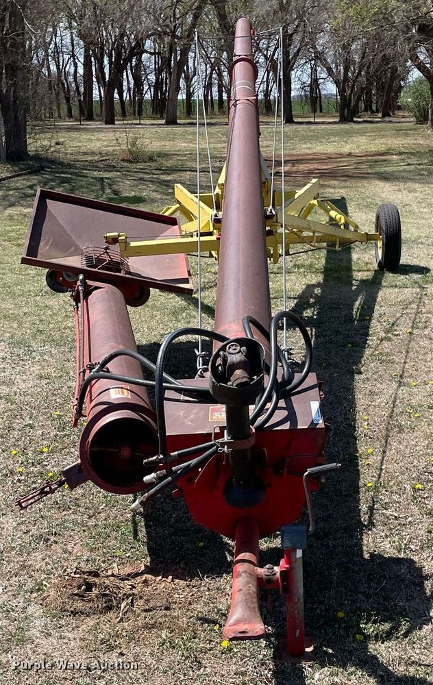 image for item LT9605 Farm King  auger