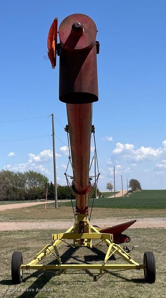 image for item LT9605 Farm King  auger