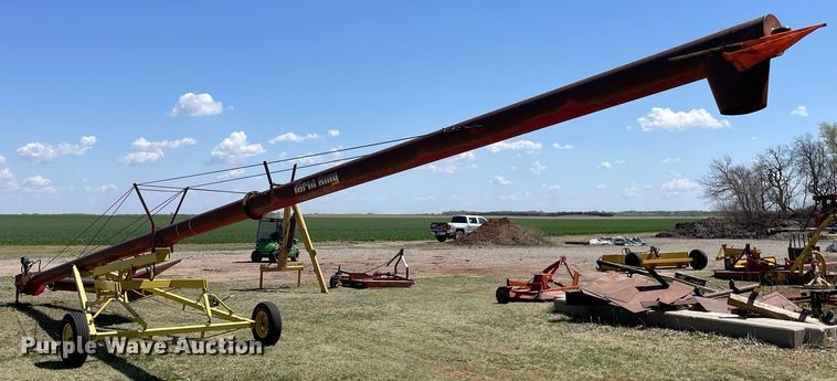 image for item LT9605 Farm King  auger