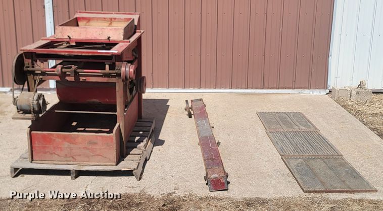 image for item LV9467 A.T. Ferrell & Co. The Clipper  grain cleaner