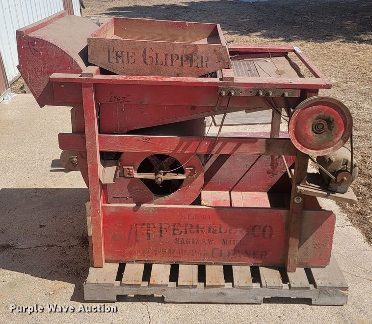 image for item LV9467 A.T. Ferrell & Co. The Clipper  grain cleaner