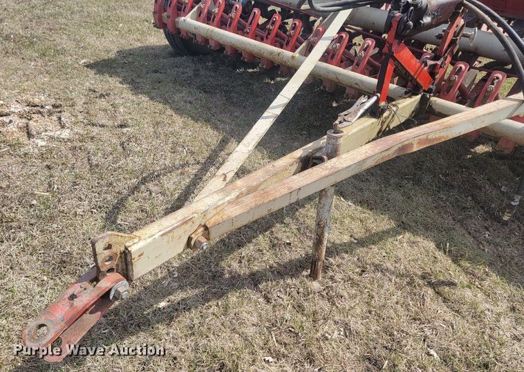 image for item LV9468 Melroe 244  grain drill