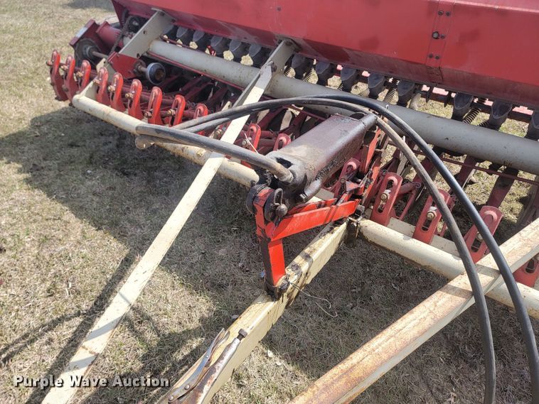 image for item LV9468 Melroe 244  grain drill