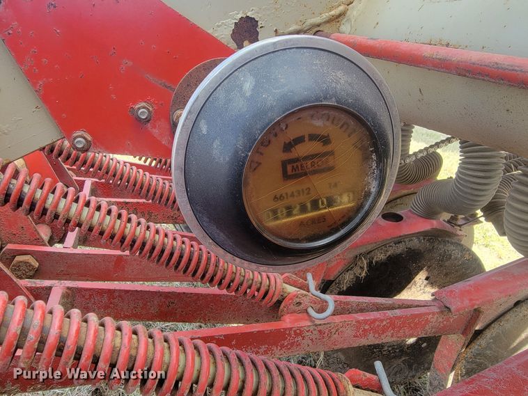 image for item LV9468 Melroe 244  grain drill