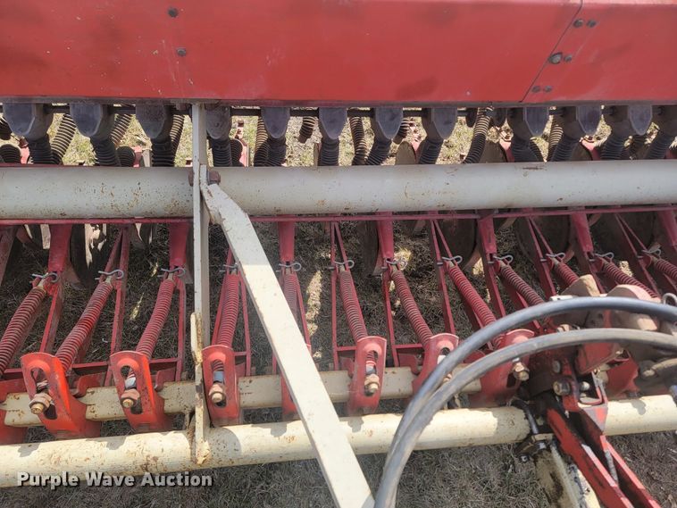 image for item LV9468 Melroe 244  grain drill