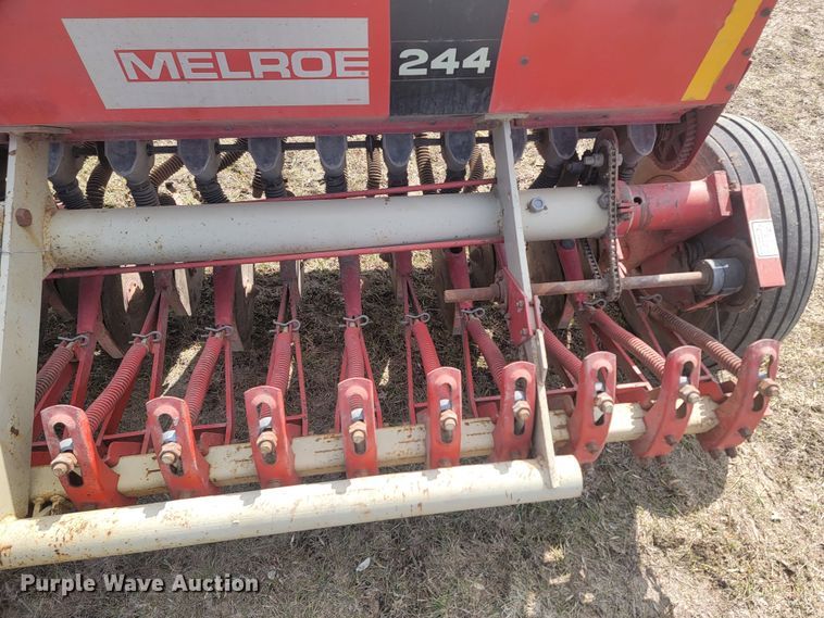 image for item LV9468 Melroe 244  grain drill