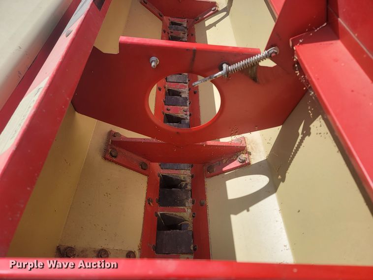 image for item LV9468 Melroe 244  grain drill