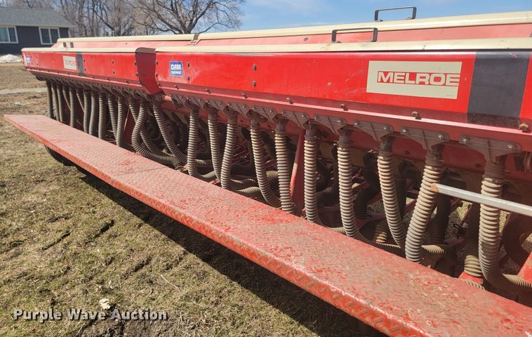 image for item LV9468 Melroe 244  grain drill