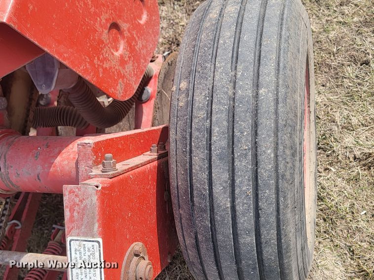 image for item LV9468 Melroe 244  grain drill