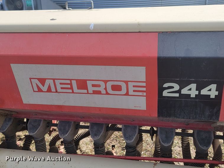 image for item LV9468 Melroe 244  grain drill