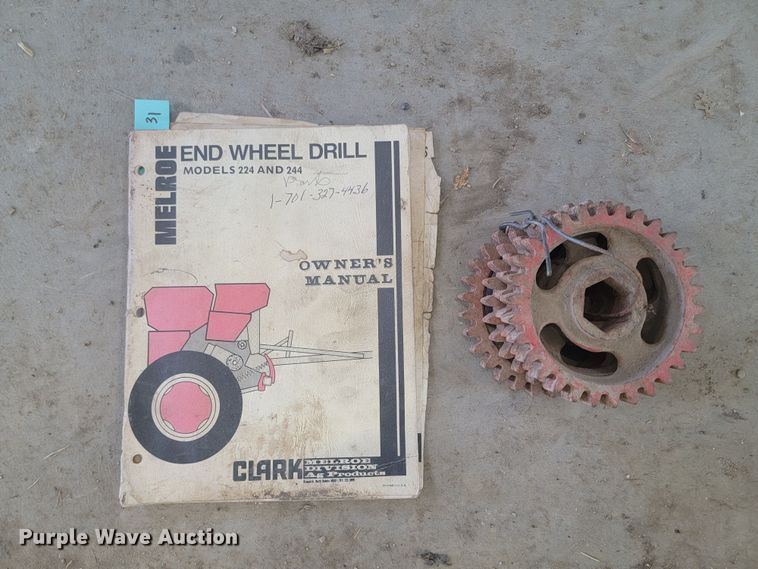 image for item LV9468 Melroe 244  grain drill