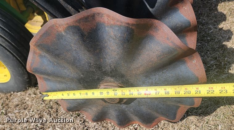 image for item LV9469 John Deere  disk