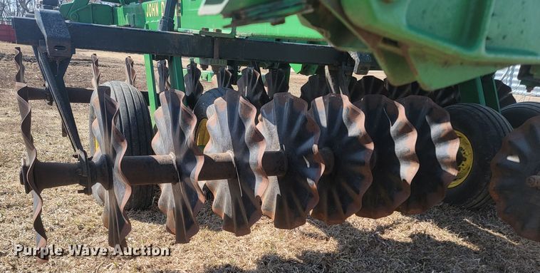 image for item LV9469 John Deere  disk