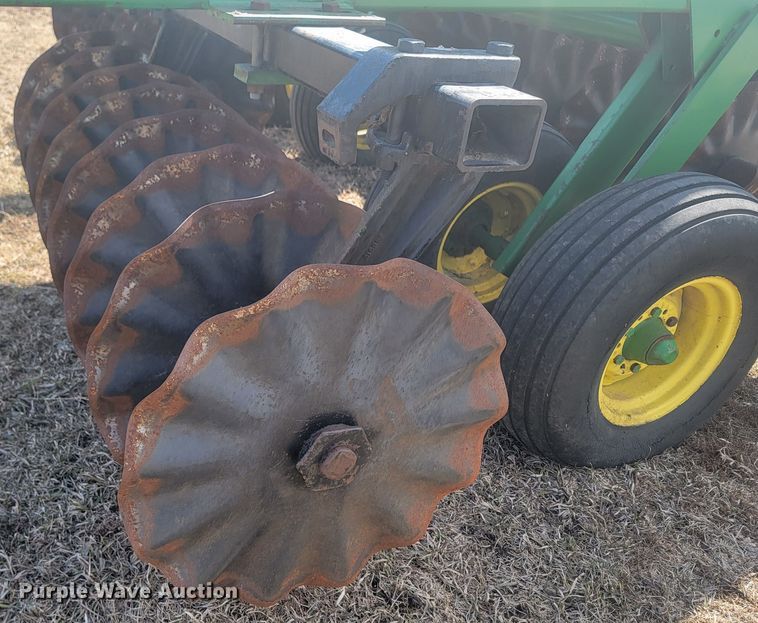 image for item LV9469 John Deere  disk