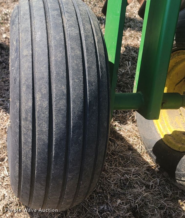 image for item LV9469 John Deere  disk