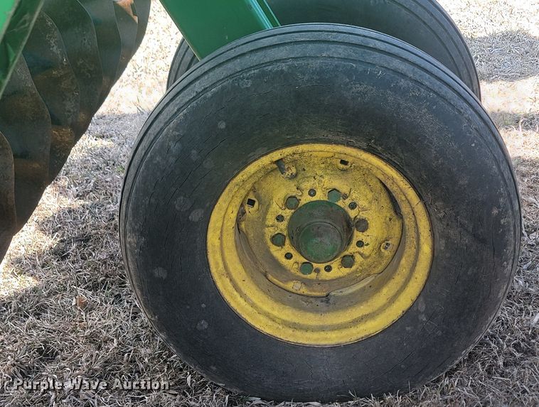 image for item LV9469 John Deere  disk