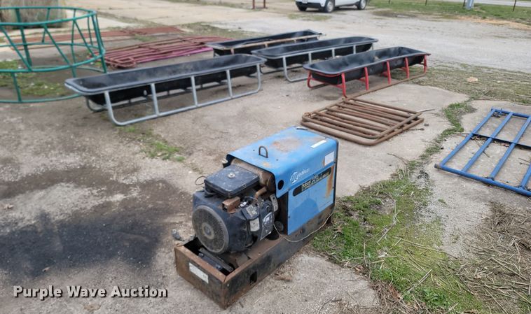 image for item MB9885 Livestock equipment