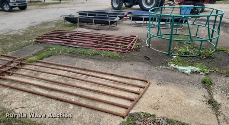 image for item MB9885 Livestock equipment