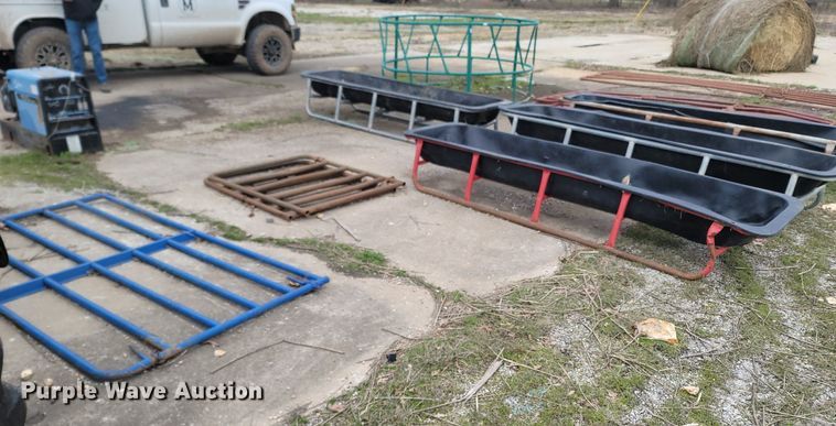 image for item MB9885 Livestock equipment
