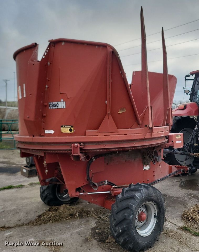 image for item MB9888 Case IH 8610  bale processor