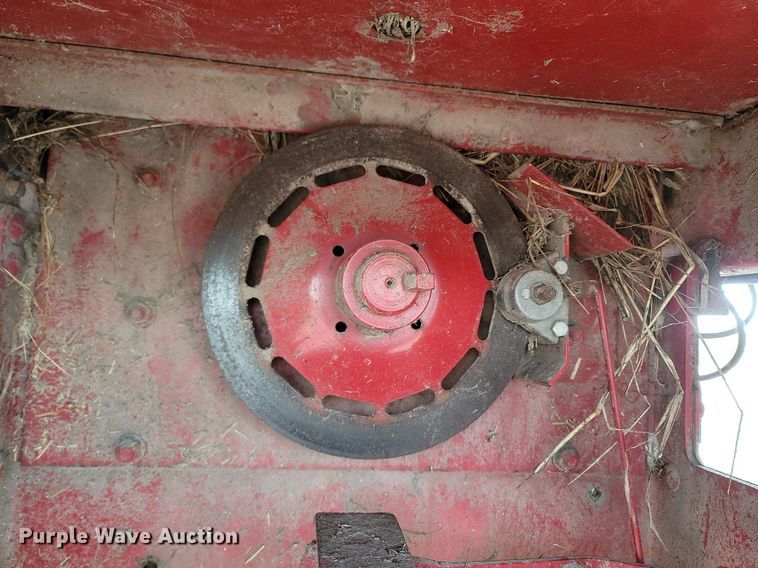 image for item MB9888 Case IH 8610  bale processor