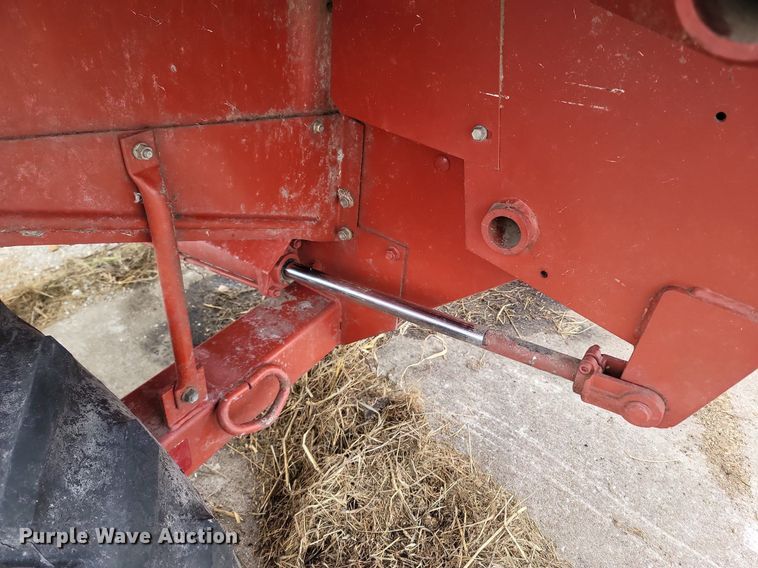 image for item MB9888 Case IH 8610  bale processor