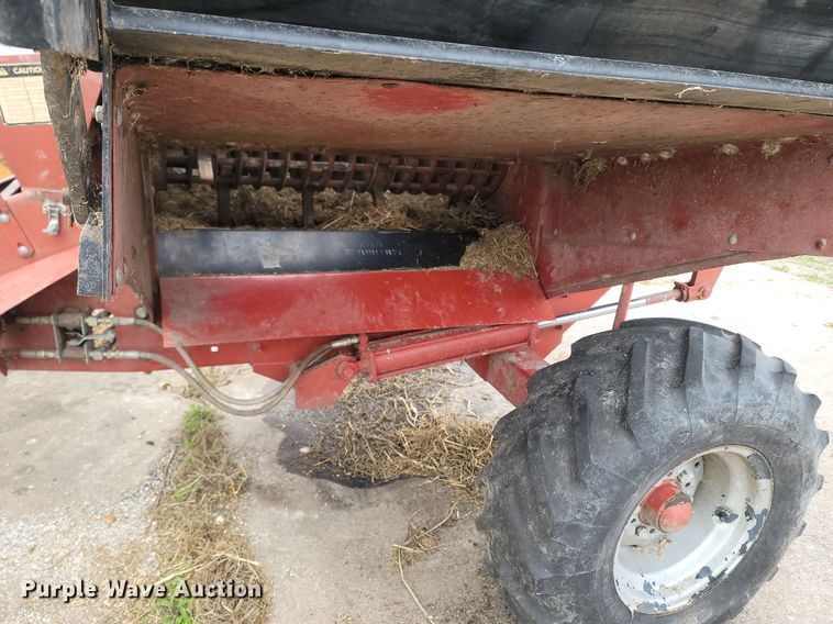 image for item MB9888 Case IH 8610  bale processor