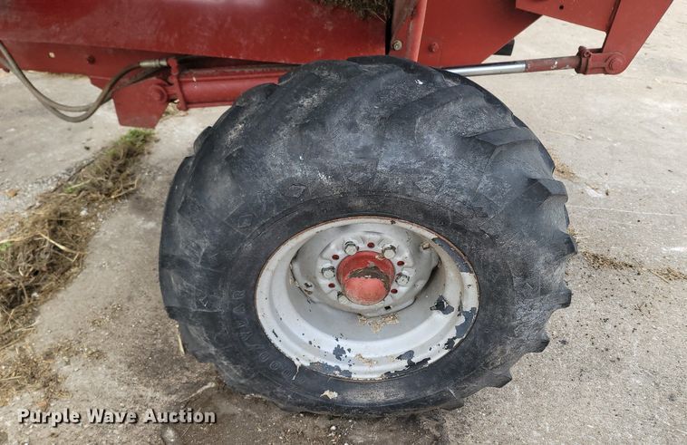 image for item MB9888 Case IH 8610  bale processor