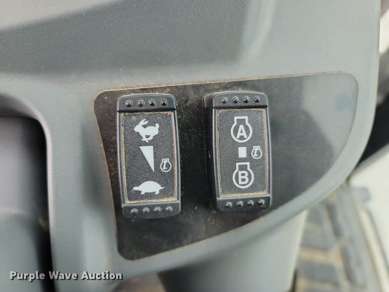 image for item MB9891 2015 Massey Ferguson 4610M  MFWD tractor