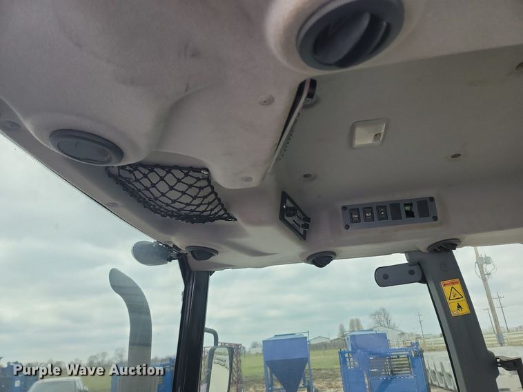 image for item MB9891 2015 Massey Ferguson 4610M  MFWD tractor