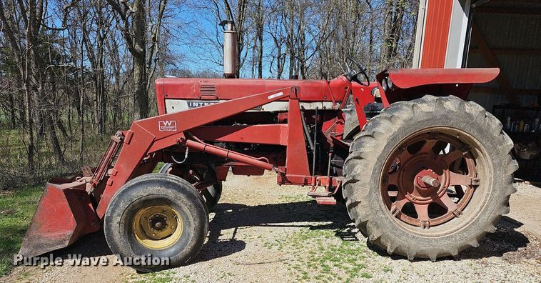image for item MB9928 1968 International Harvester Farmall 656  tractor