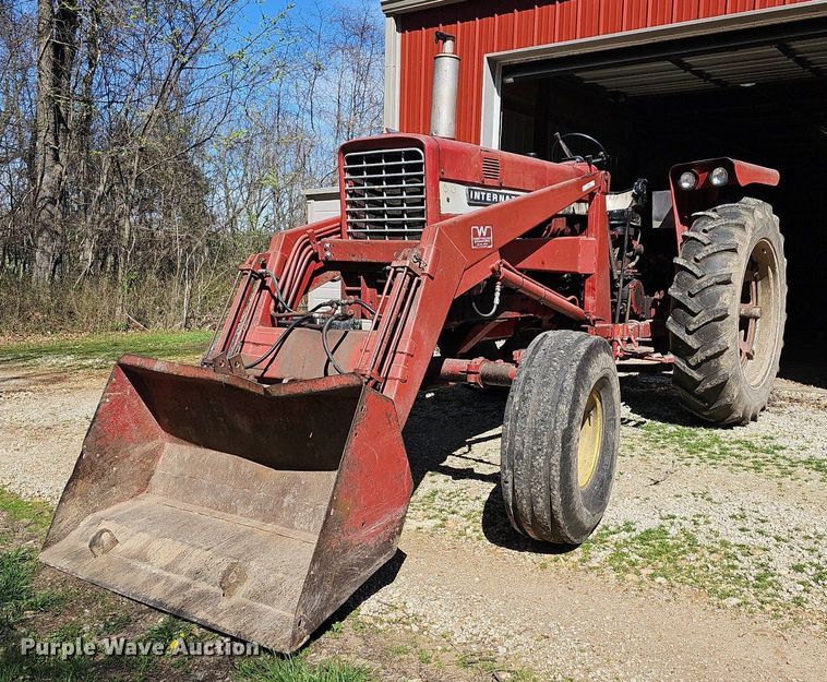 image for item MB9928 1968 International Harvester Farmall 656  tractor