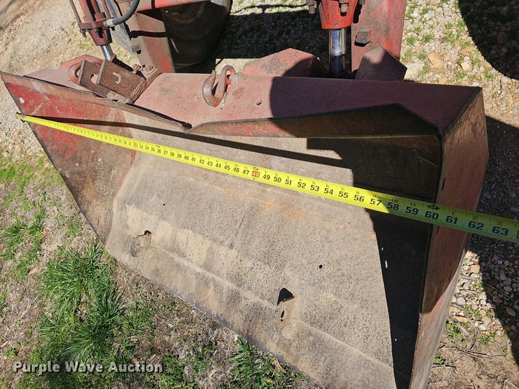 image for item MB9928 1968 International Harvester Farmall 656  tractor