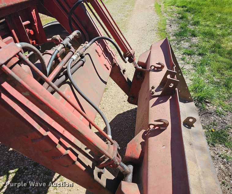 image for item MB9928 1968 International Harvester Farmall 656  tractor