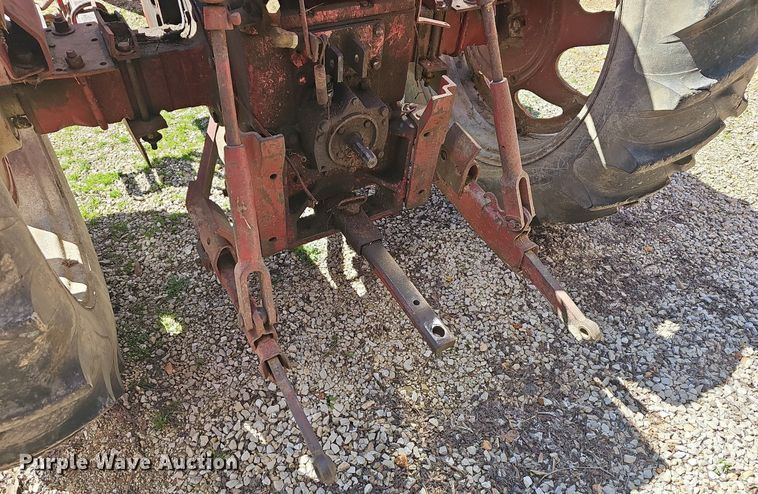 image for item MB9928 1968 International Harvester Farmall 656  tractor