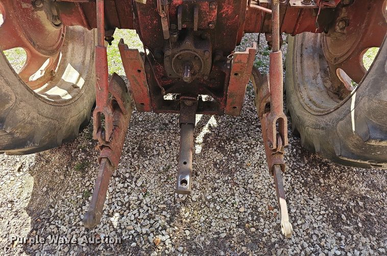 image for item MB9928 1968 International Harvester Farmall 656  tractor