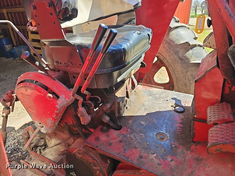 image for item MB9928 1968 International Harvester Farmall 656  tractor