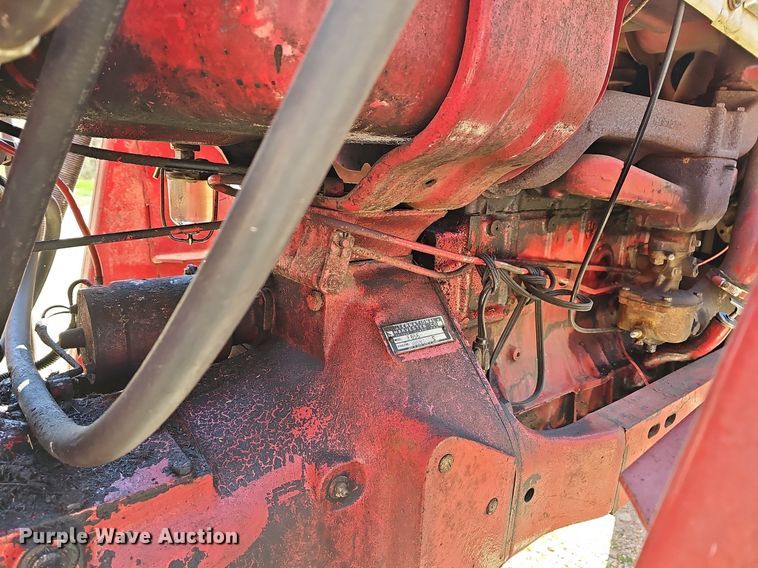 image for item MB9928 1968 International Harvester Farmall 656  tractor